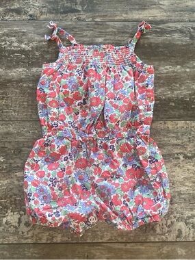 Girls 1 piece outfit size 6 months